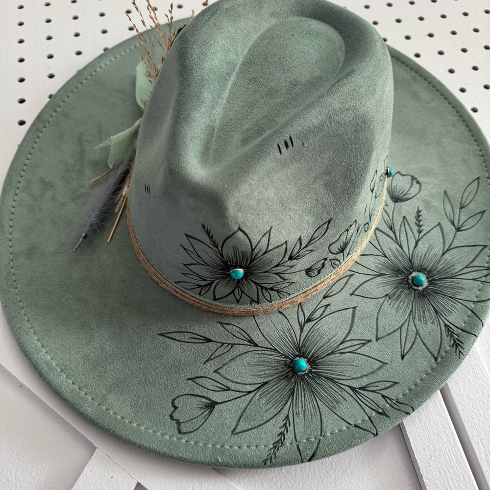 Live Hat Show🤠🪩 - Picture 7 of 9